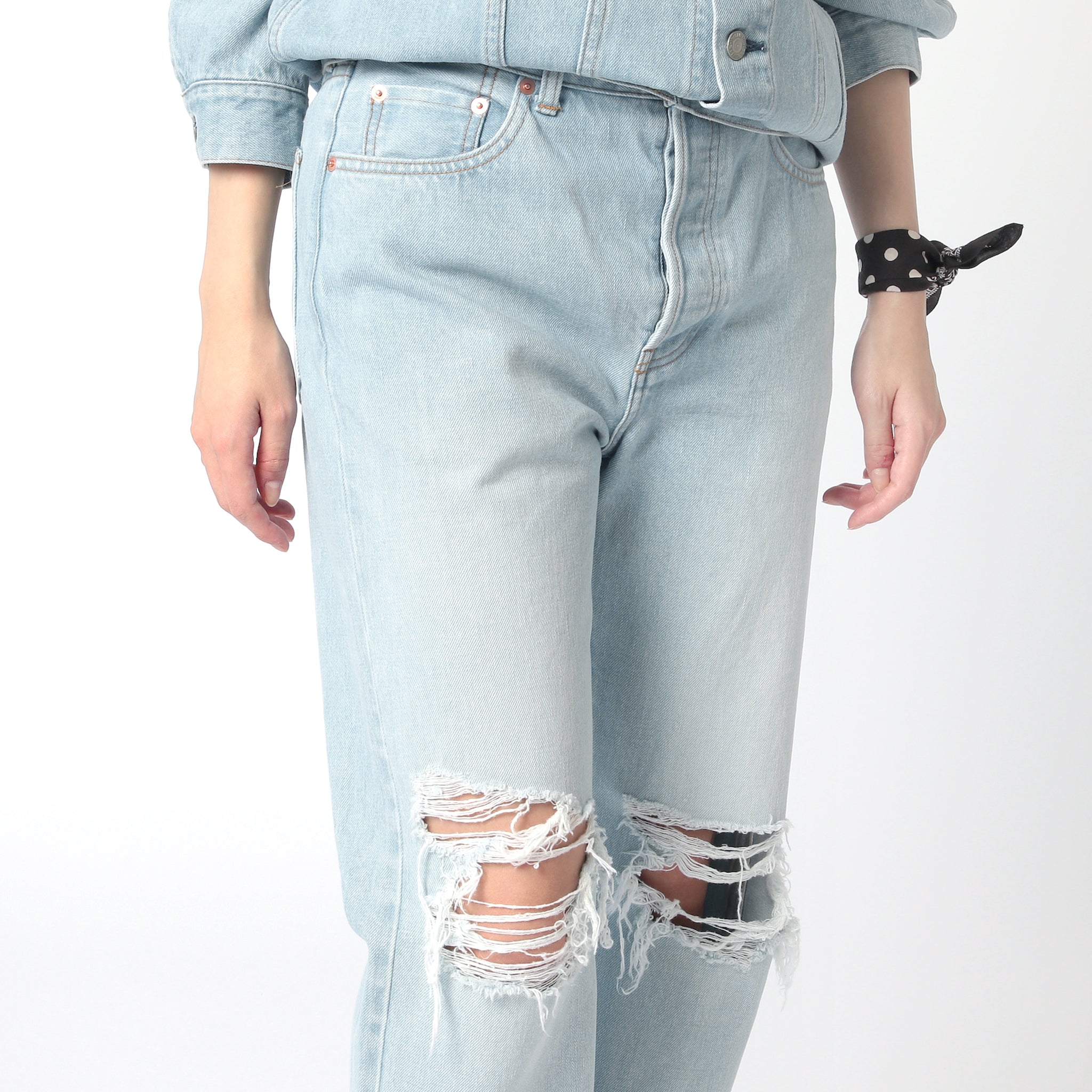 PARIS RIPPED DENIM ICE BLUE（パリスリップドデニムアイスブルー）｜J.B. ATTIRE（ジェービーアタイア）OFFICIAL ONLINE STORE